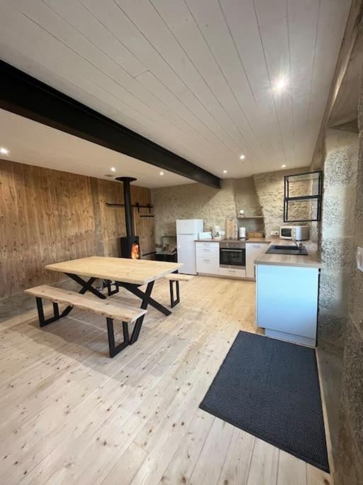 Villa Loue Ancien Moulin A Vent Avec Piscine Et Jacuzzi Neuvy-Bouin Exterior foto